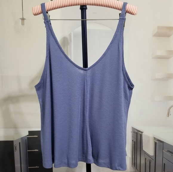 FP Bundle - Dani Tank Top - Ivory Oversize Raw Hem Roll Cuff T-Shirt - Picture 2 of 6